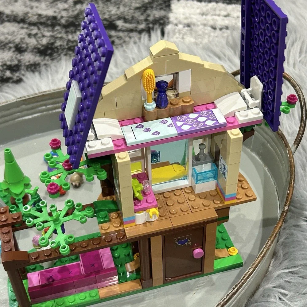 LEGO‎ Friends: Forest House (41679) Complete Set - 326 Pieces